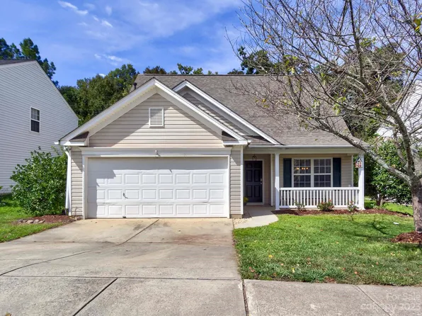 5921 Hidden Meadow Ln, Charlotte, NC 28269