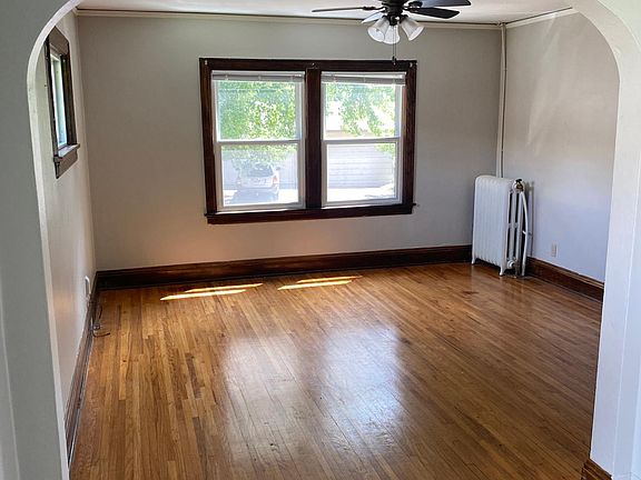2nd image of 394 Cleveland Ave N #4