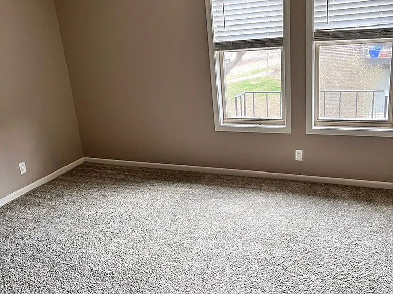 Bristol Square Apartments — Photo 126