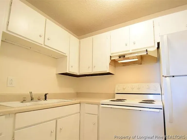 629 Gables Ct — Photo 11