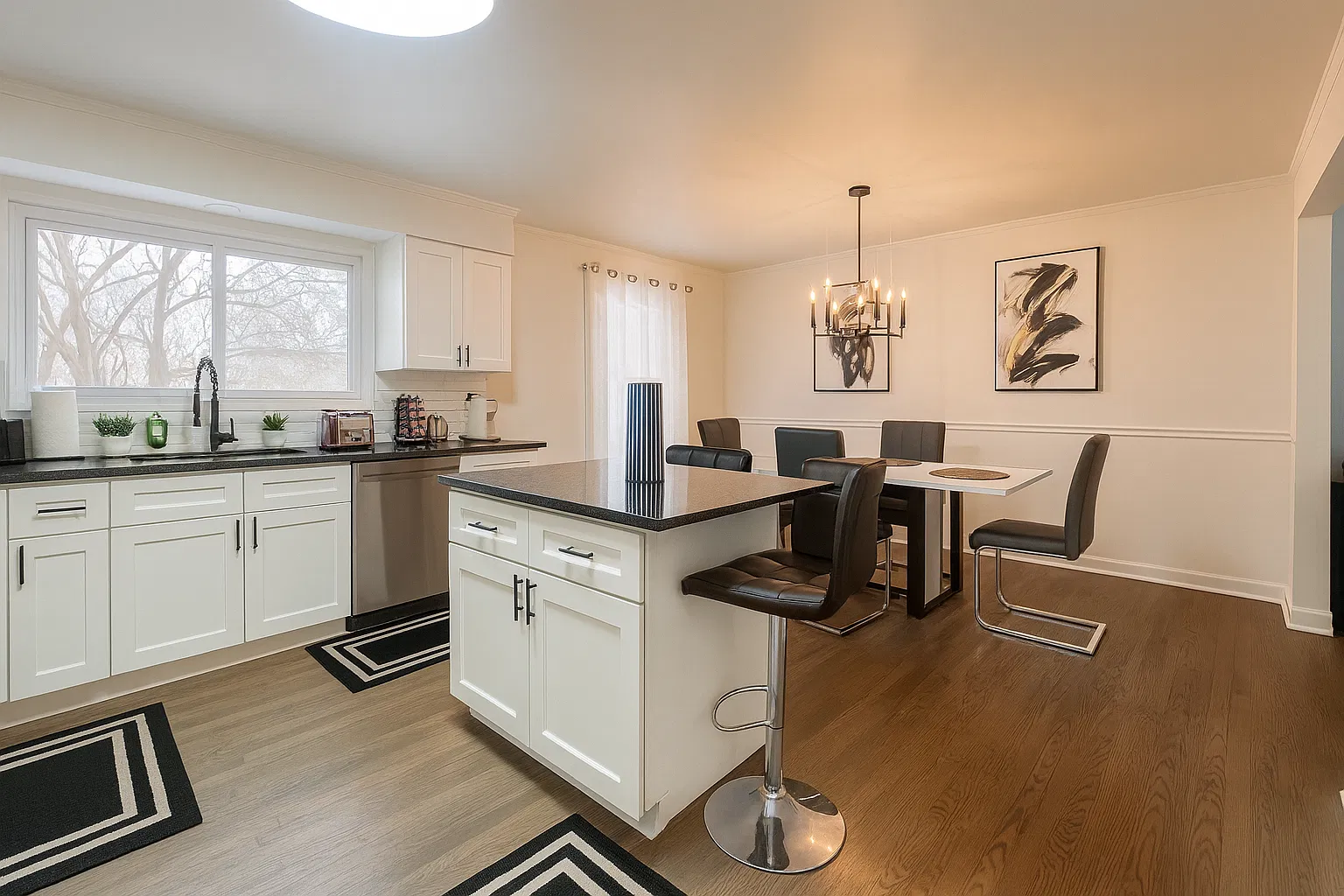 3 bed, 1736 sqft, $12,900 — Photo 4