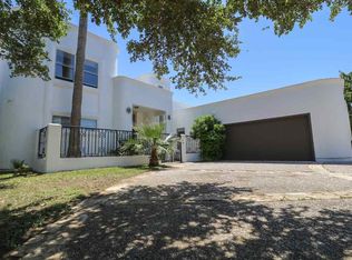 405 Emerald Lake Dr, Laredo, TX 78041