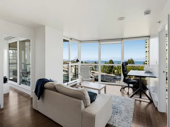 907 Beach Ave #1401, Vancouver, BC V6Z 2R3