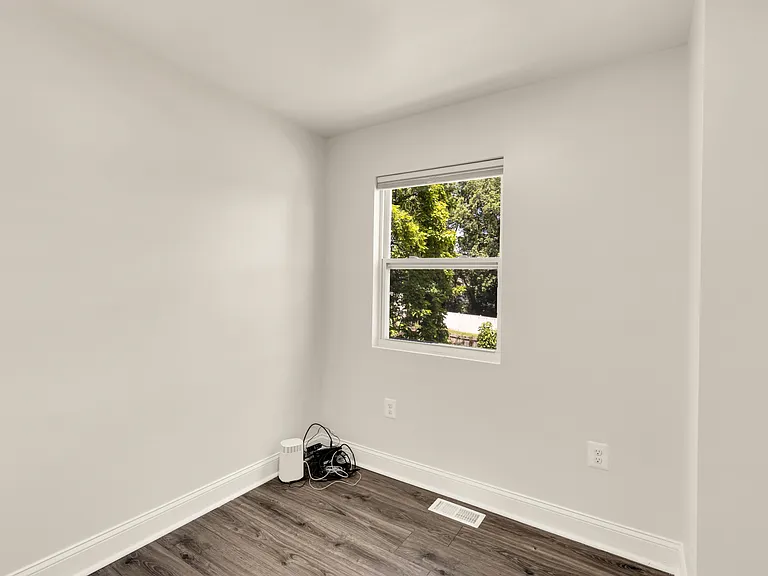 1002 58th Ave — Photo 33
