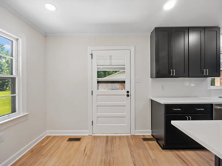 110 Toddsberry Rd — Photo 9