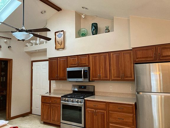 5th image of 3851 Bickley Pl