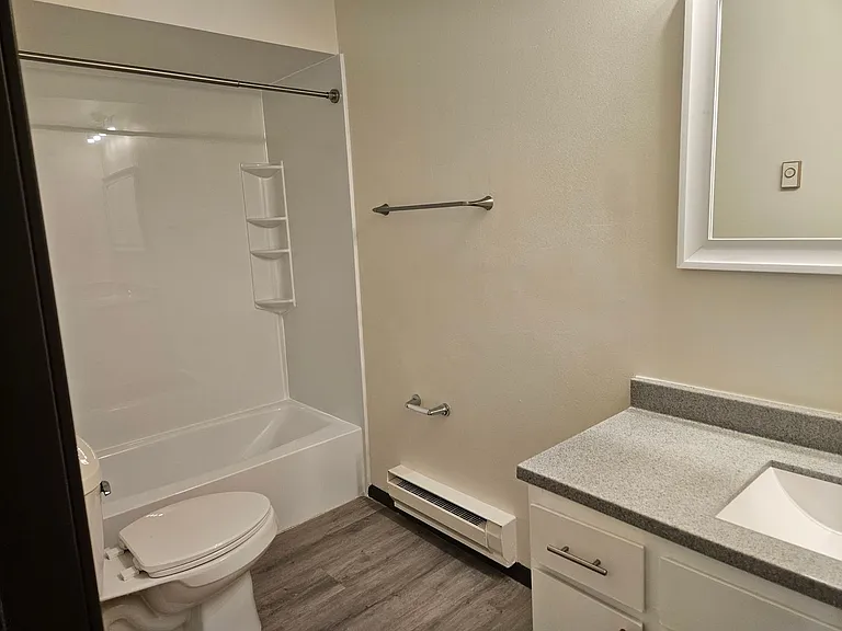1315 Meadowcreek Dr — Photo 9
