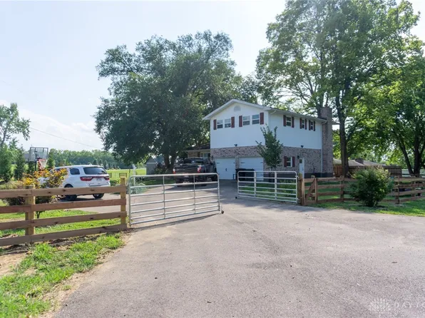 8004 Manning Rd, Germantown, OH 45327