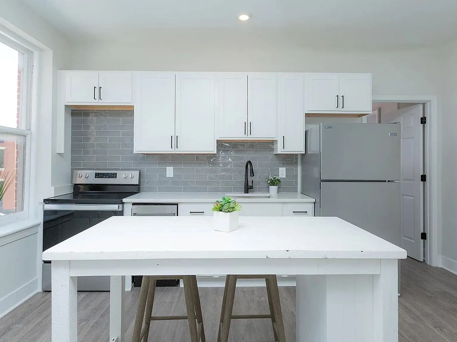 Beautiful Two-Bedroom/Two-Bathroom Apartment Home with In-Unit Laundry — Photo 3