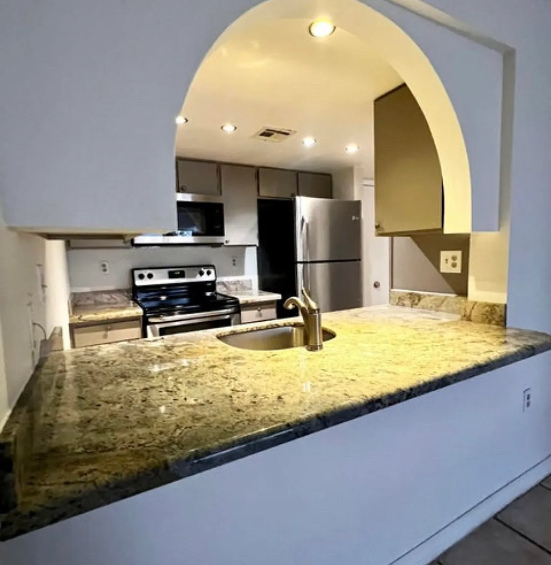 1 bed, 576 sqft, $1,099 — Photo 1