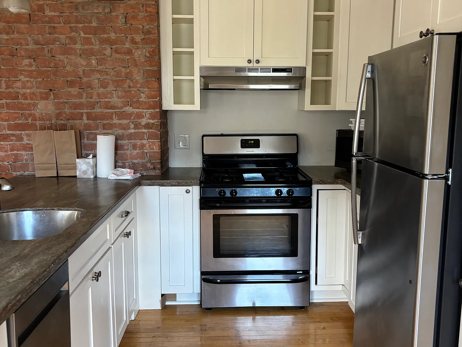23 Buena Pl — Photo 2