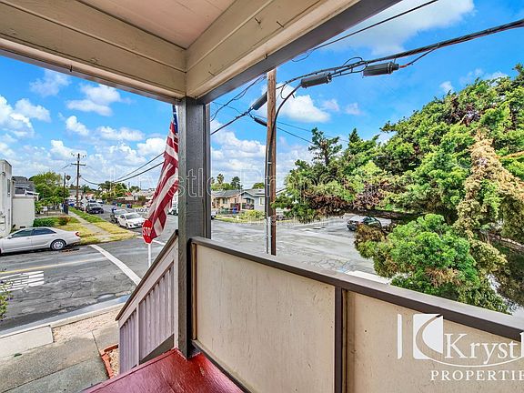 5th image of 153 Vaqueros Ave