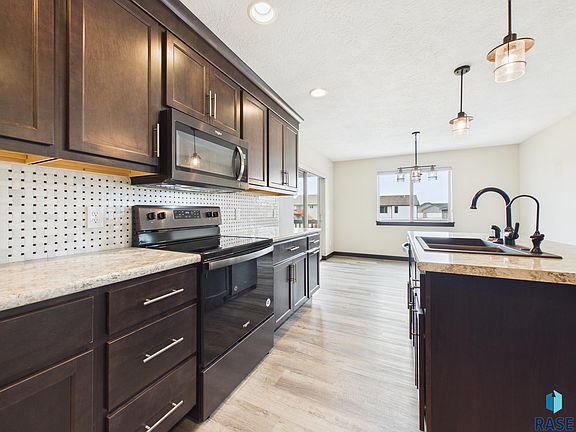 2nd image of 1013 N Archer Dr