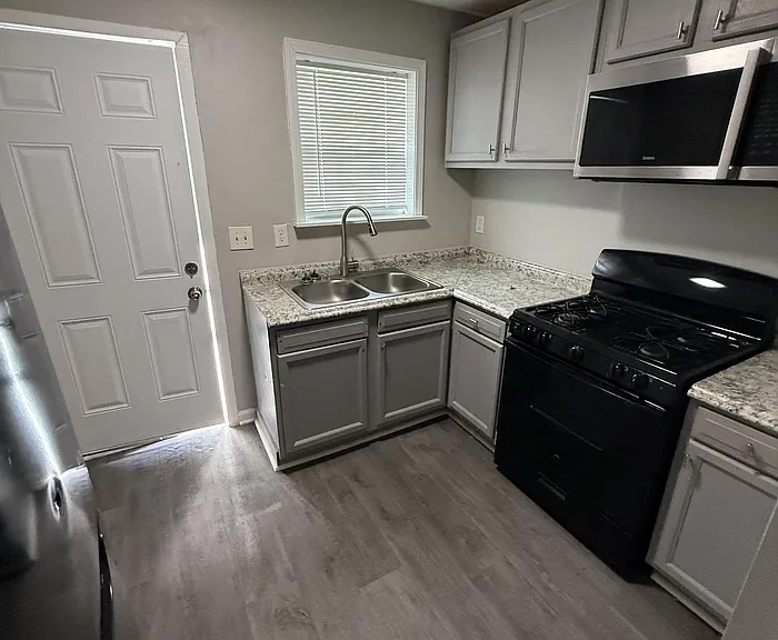 1425 Joseph E Boone Boulevard Northwest D #204 — Photo 4