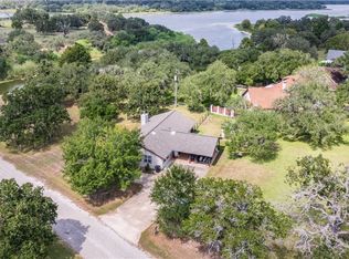 53 Twin Lakes Dr, Victoria, TX 77905