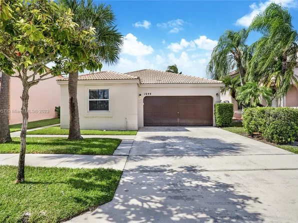 1644 NW 158th Ln, Pembroke Pines, FL 33028