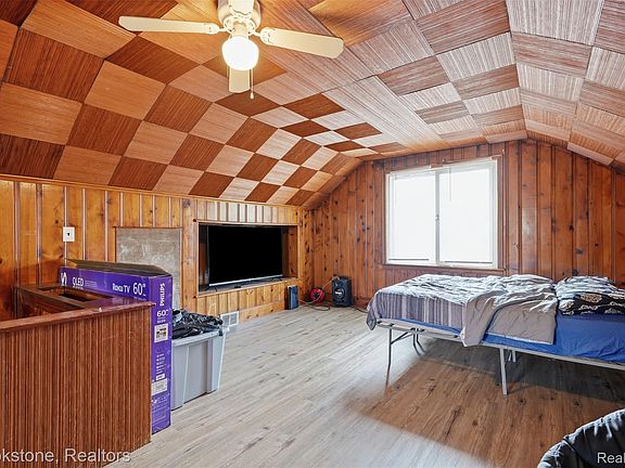 3rd image of 20314 Gilchrist St