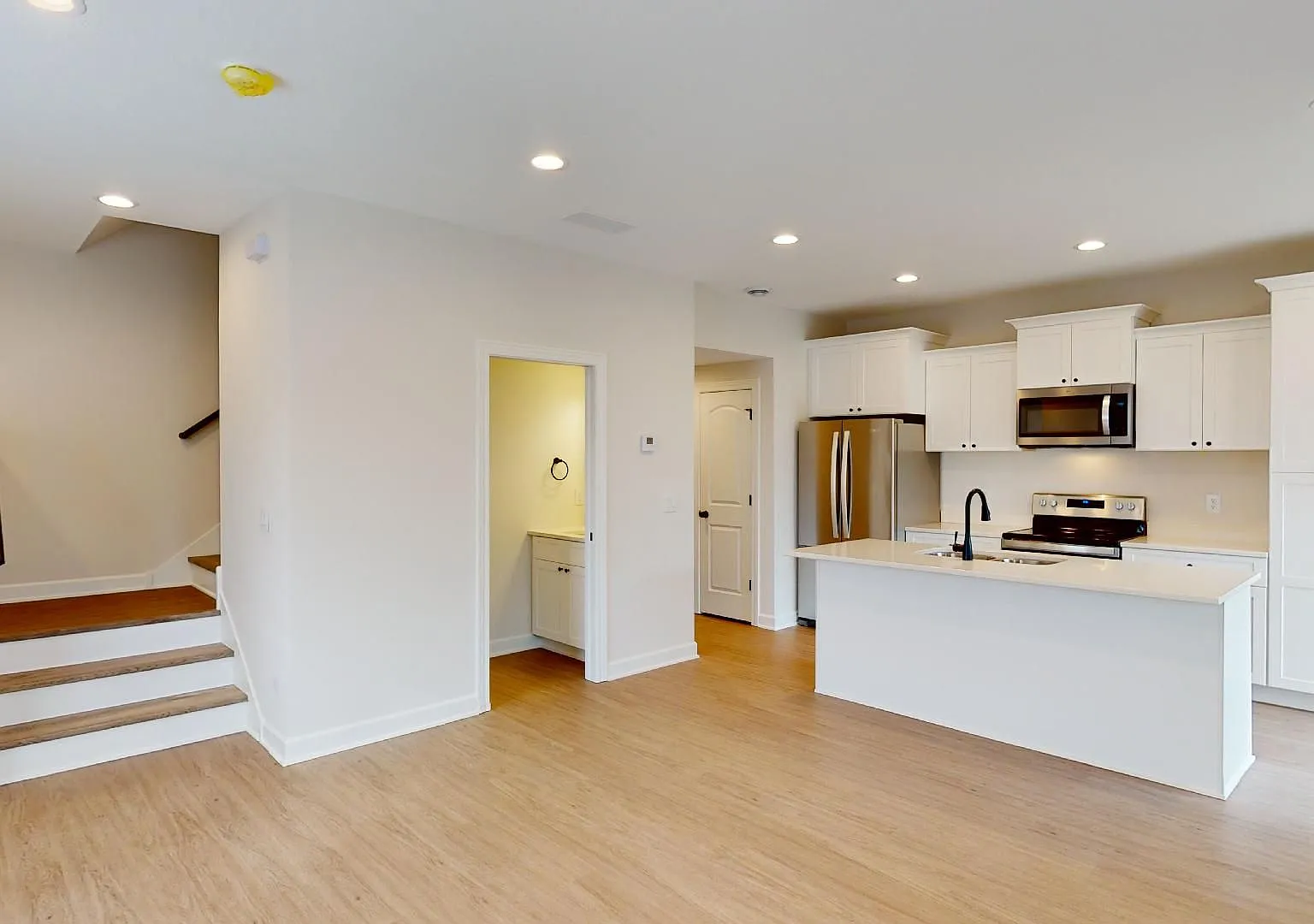 3 Bedroom End Unit — Photo 4