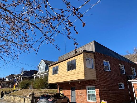 4th image of 108 College St #110