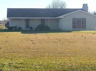 221 Lane 3, Anahuac, TX 77514