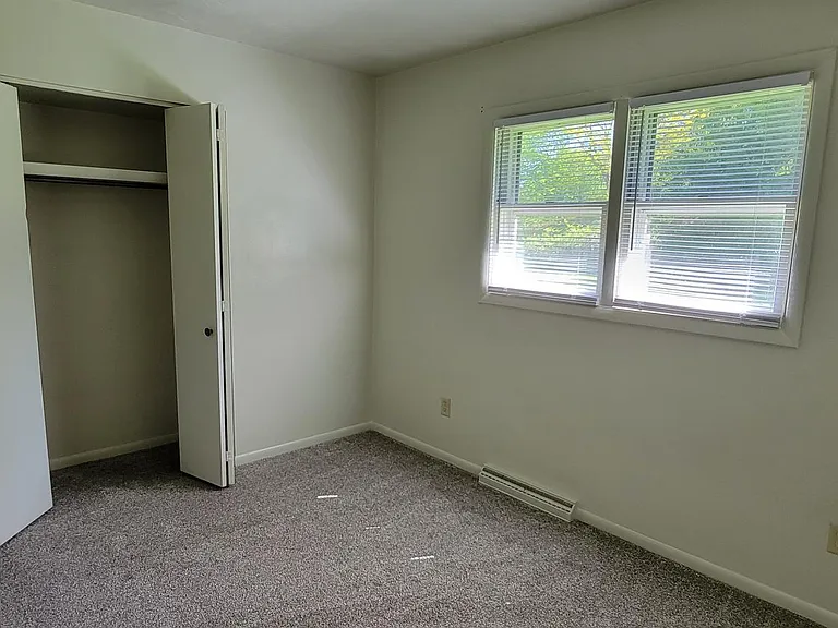 307 N Erie St — Photo 13