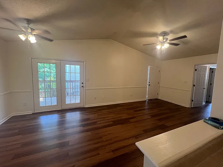1023 Yellowhammer Ln — Photo 6
