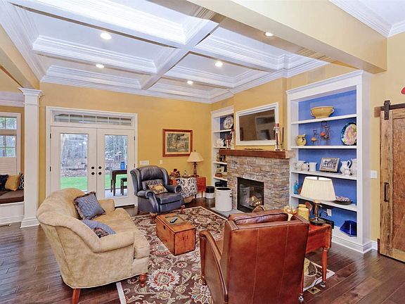 2nd image of 14 Patriot Hill Dr