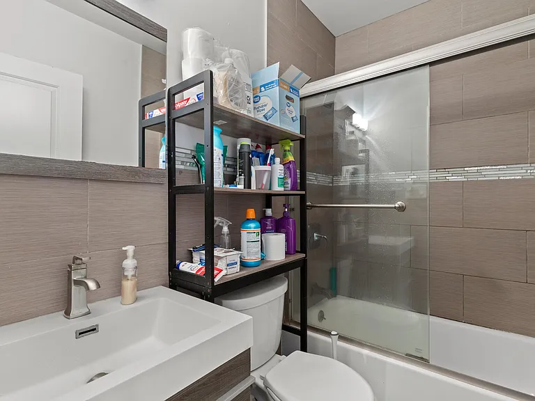 132 Jefferson St #1 — Photo 7