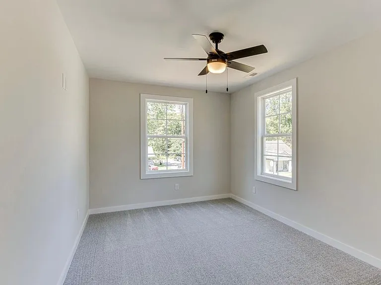 734 Lee St — Photo 21
