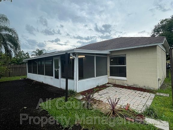 2nd image of 1913 Barco Ct
