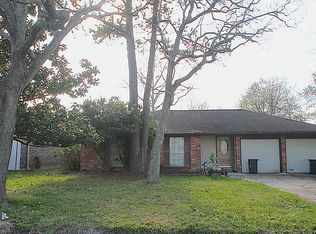 630 Seminole Dr, Kemah, TX 77565