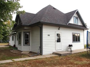 302 E 11th St, Burke, SD 57523