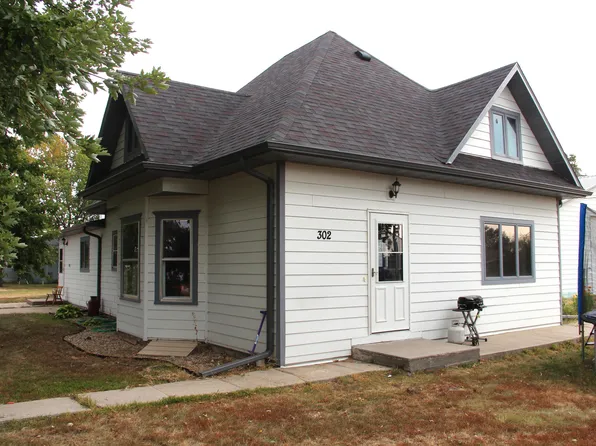 302 E 11th St, Burke, SD 57523