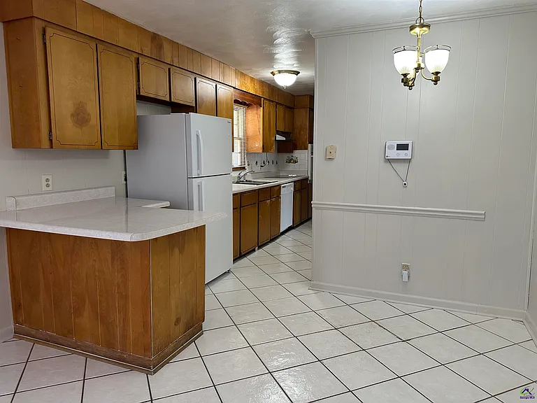 1218 Creekwood Dr — Photo 5