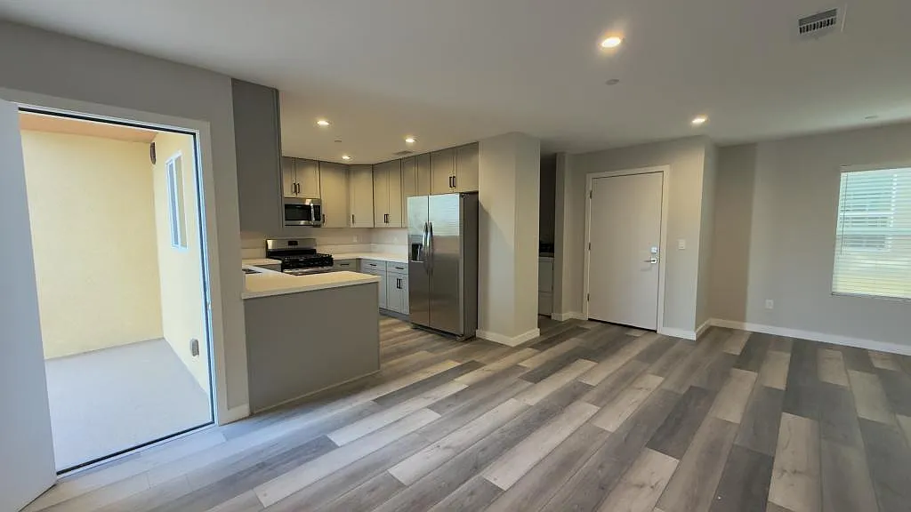 4965 Imperial Ave, Unit 7 — Photo 1