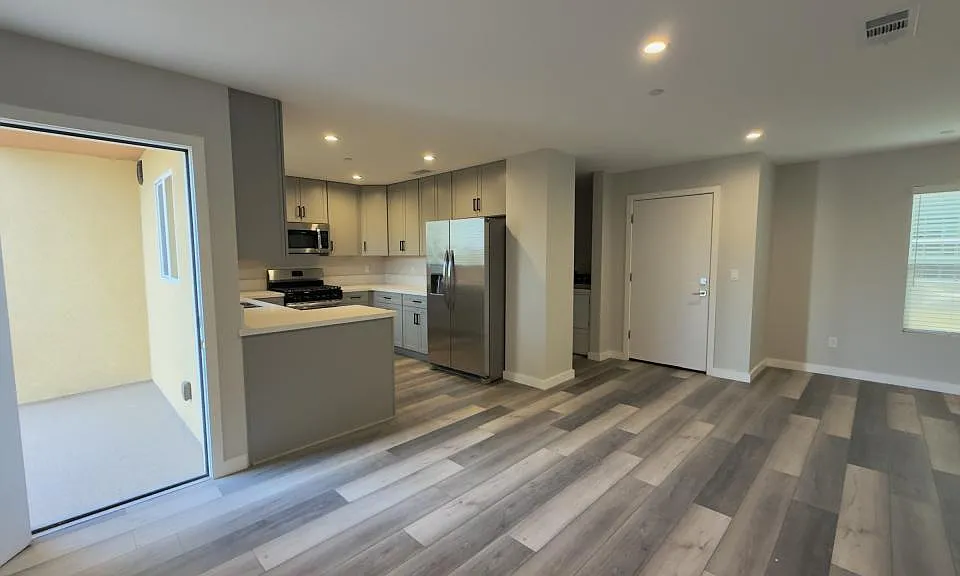 4965 Imperial Ave #7