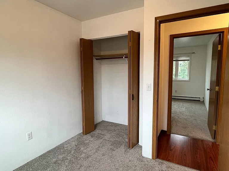 4897 Dartmouth Dr — Photo 10