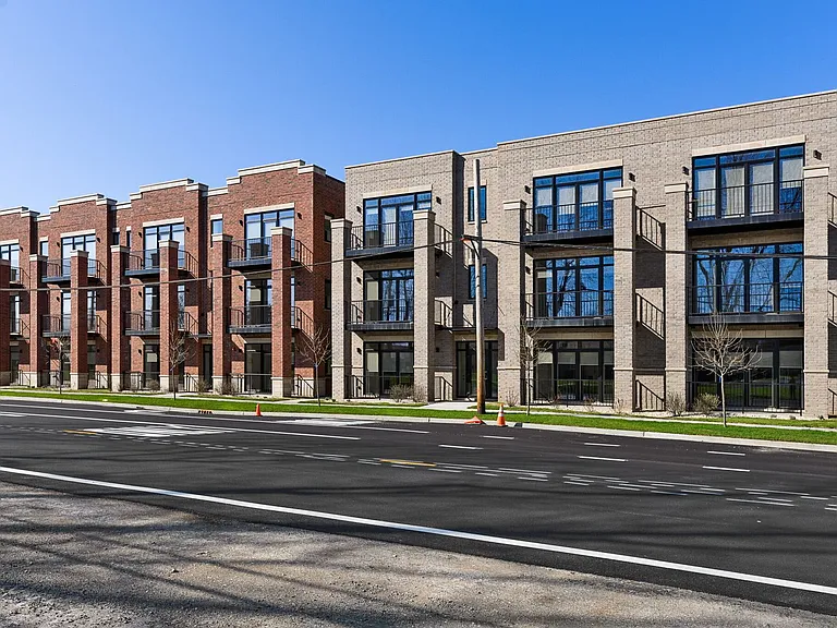 Roselle Station Apartments — Photo 33
