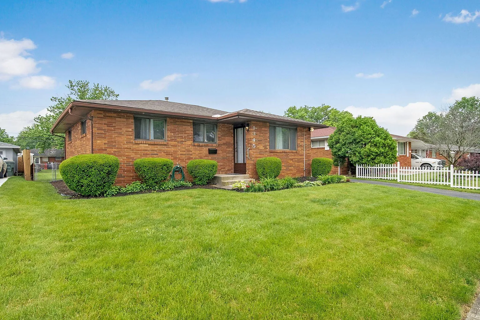 1345 Molly Ln photo 1