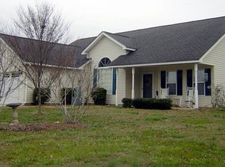 85 Summit Dr, Carnesville, GA 30521