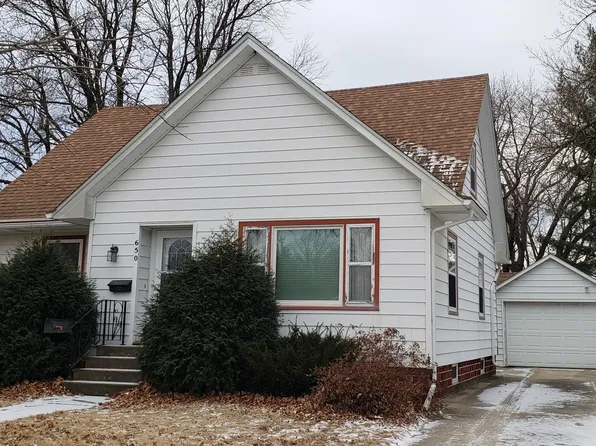 650 4th Ave SW, Wells, MN 56097