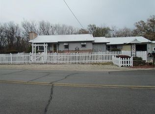 403 S 3rd St, Burlington, KS 66839