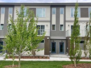 212 W Shawnee Sq SW, Calgary, AB T2Y2E7