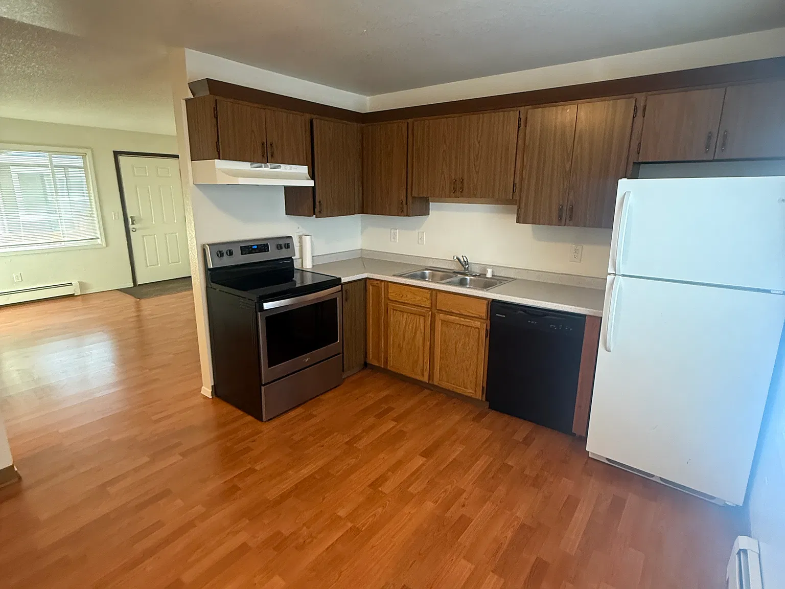 2 bed, $1,400 — Photo 2