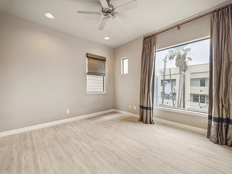 5217 Lillian St — Photo 21