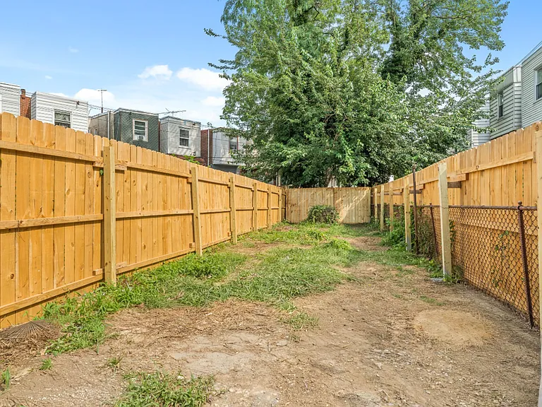2066 Eastburn Ave — Photo 27