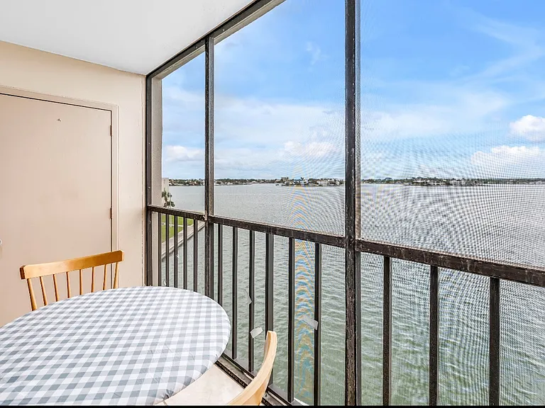 7700 Sun Island Dr S #402 — Photo 11