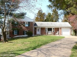 1106 Treeside Ln, Herndon, VA 20170