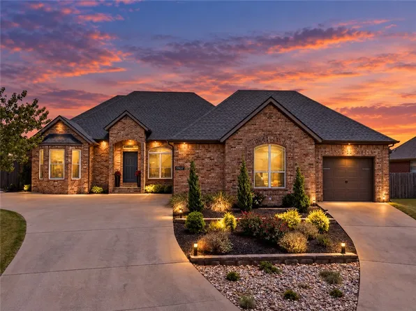 5807 S 66th St, Cave Springs, AR 72718