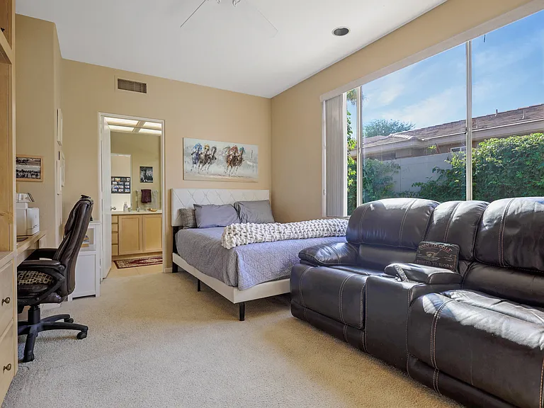 496 Desert Holly Dr — Photo 21